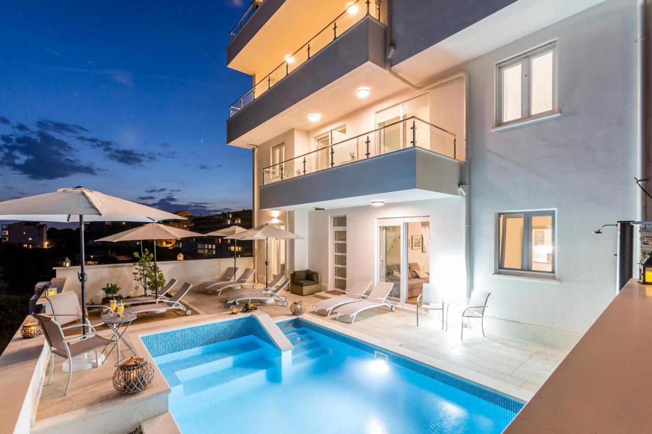 Luxury Villa Bello Horizonte With Swimming Pool Сплит Екстериор снимка